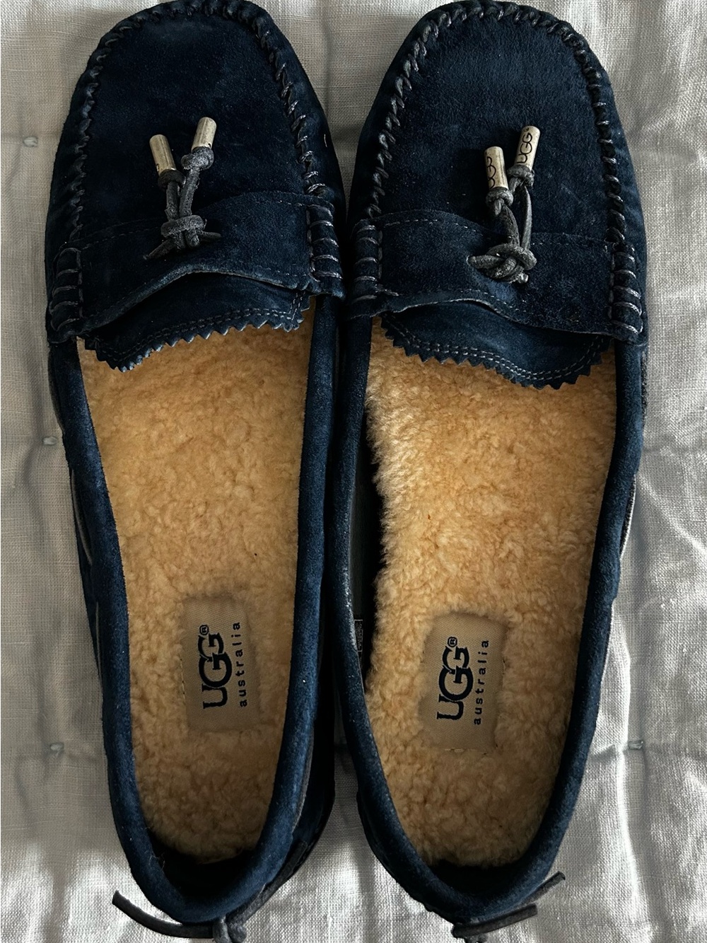 UGG W Roni Women's Navy Slip-On Loafers